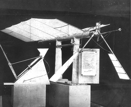 Lawrence Hargrave's ornithopter used a radial rotary engine that ran on compressed air (1888).