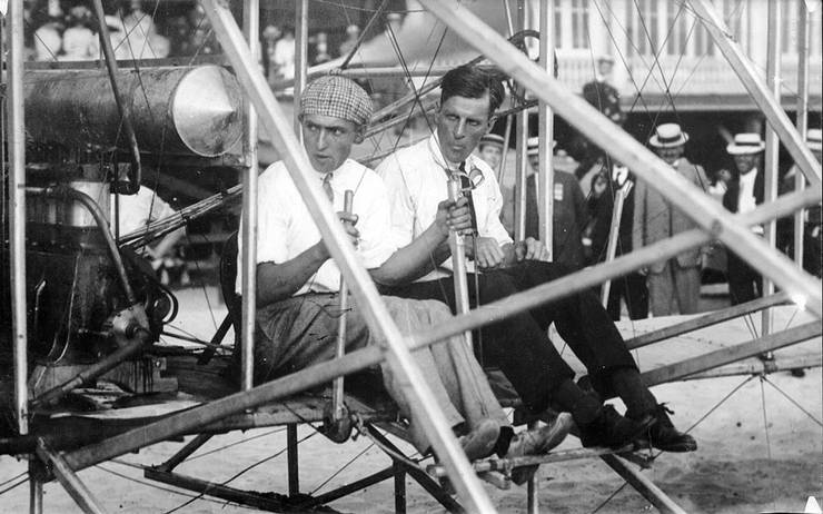 Walter Brookins (left) and Frank Coffyn prior to takeoff on the beach, Atlantic City.