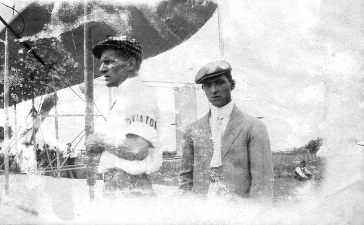 Frank Coffyn (left) and Walter Brookins at an air meet.