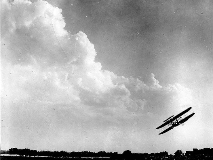 Wright transitional in flight at an air meet.