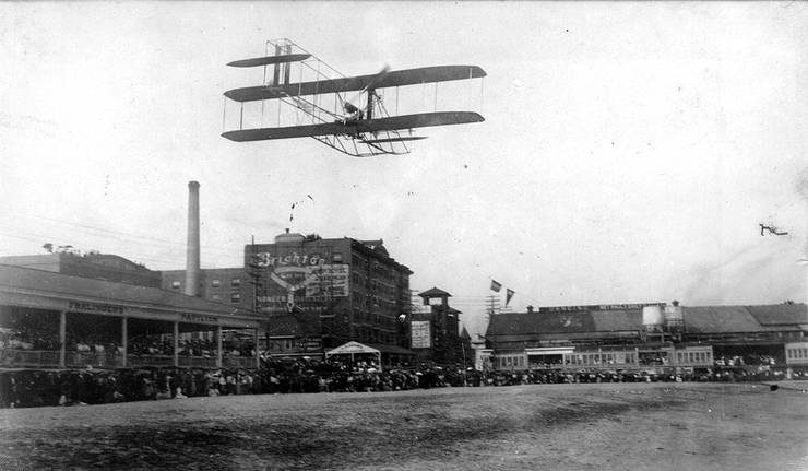 Walter Brookins flying low toward boardwalk, Atlantic City, New Jersey.