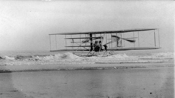 Walter Brookins buzzing the beach in a Wright transitional aircraft, Atlantic City, New Jersey.