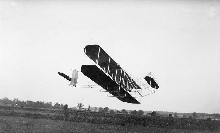 Wright transitional aircraft making a turn.