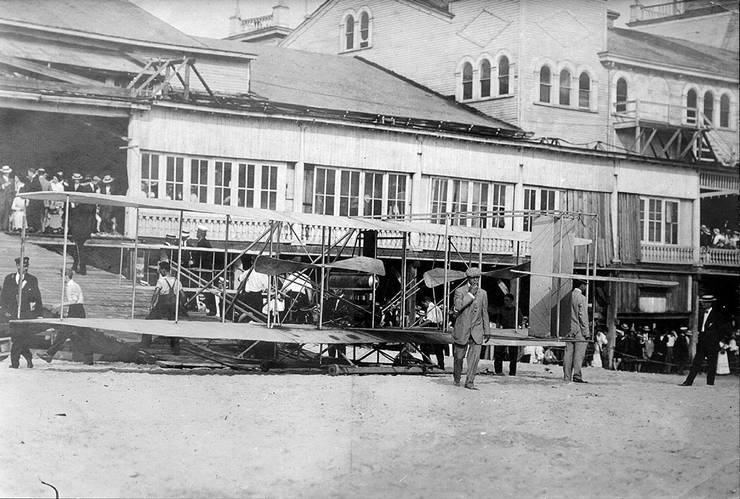 Wright transitional at base of ramp, Atlantic City, New Jersey.