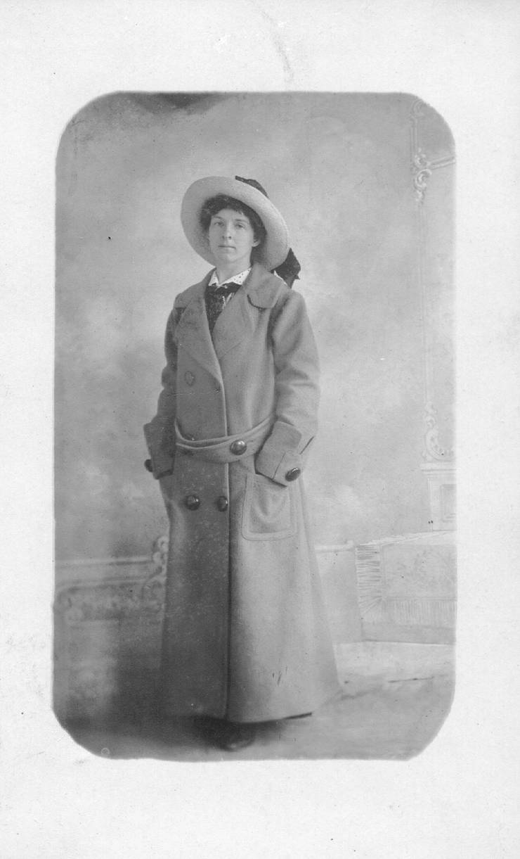 Portrait of an unidentified woman