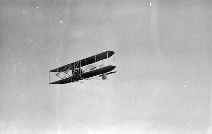 Model B in flight (digital positive made from a negative).