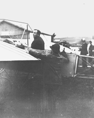 Chavez used Bl�riot plane to fly over Alps