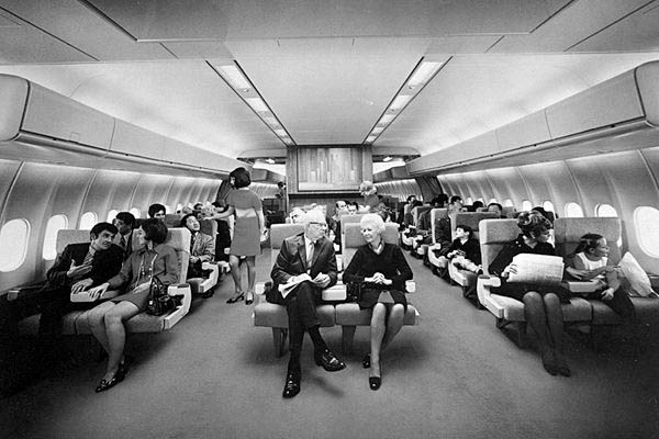 DC-10 first class section