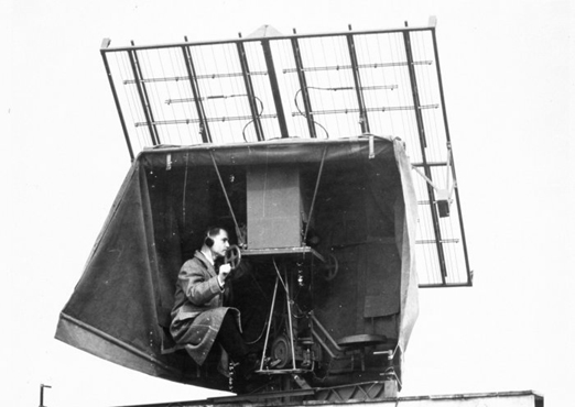 Radio direction finder; bedsprings antenna.