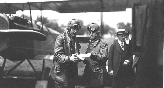 Fleet briefs Boyle before flight