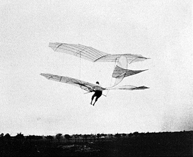 Shows how Lilienthal changed the center of gravity and particularly the position of his legs to the left in order to press down the left wing.