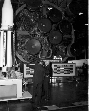 von Braun with President Eisenhower 