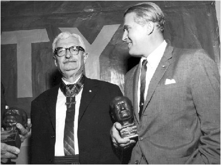 von Braun receiving Oberth award � 1961